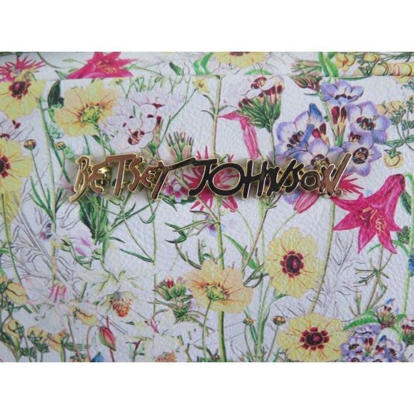 Betsey Johnson CBJ-1084 Women's White/Multi Floral Weekender Cosmetic Case $68 - Picture 3 of 12